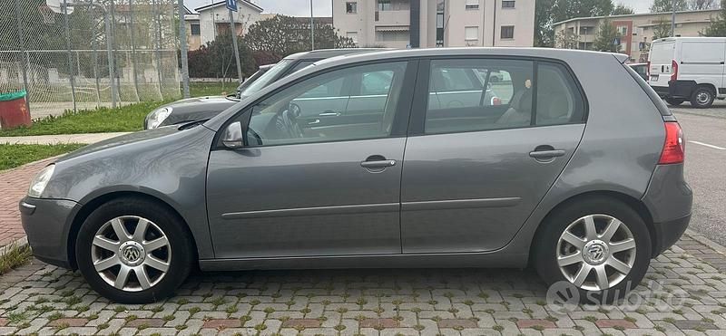 Usata VW Golf IV 115 CV (84 kW) 2005 Grigio Berlina