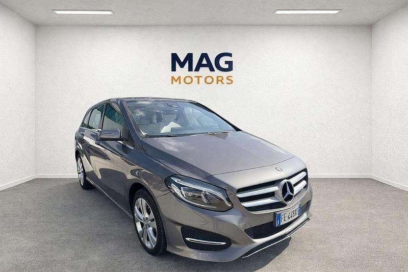 Usata Mercedes B180 Premium 109 CV (80 kW) 2016 Grigio Monovolume
