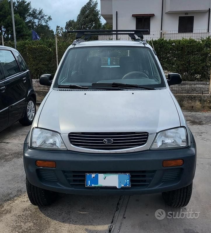 Usata Daihatsu Terios 1999 Grigio SUV