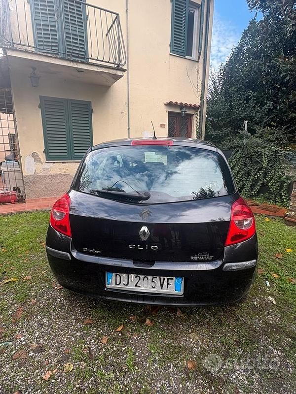 Gebraucht Renault Clio II 75 PS (55 kW) 2007 Schwarz Limousine