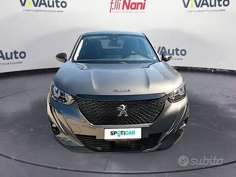 Usata Peugeot 2008 Active 131 CV (96 kW) 2022 Grigio SUV