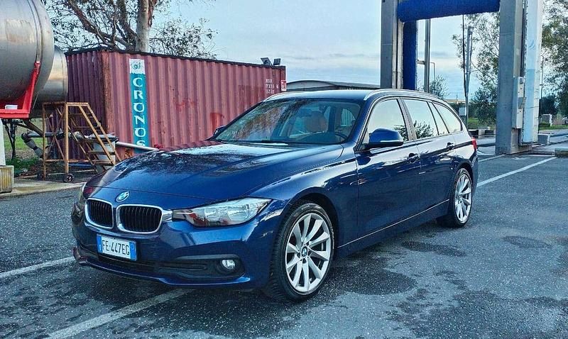 Usata BMW 320 Advantage 190 CV (139 kW) 2016 Blu Station wagon