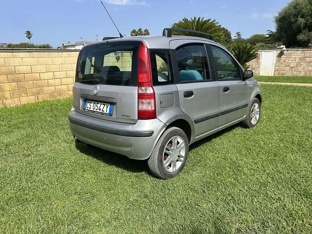 Usata Fiat Panda Emotion 69 CV (50 kW) 2004 Utilitaria