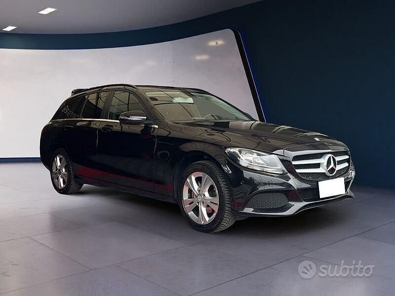 Usata Mercedes 200 Premium 149 CV (109 kW) 2015 Nero Station wagon