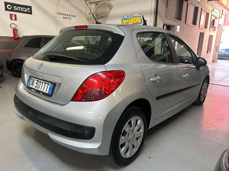 Usata Peugeot 207 95 CV (69 kW) 2008 Argento Berlina