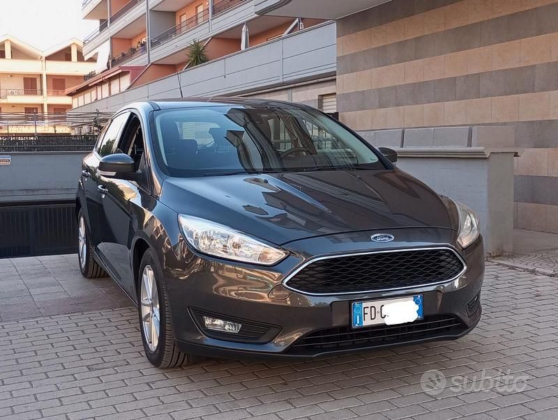 Usata Ford Focus 120 CV (88 kW) 2016 Grigio Berlina