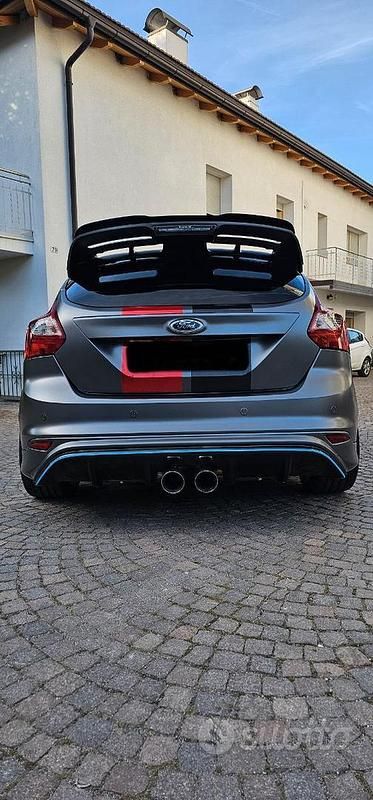Usata Ford Focus ST 250 CV (183 kW) 2014 Rosso Berlina