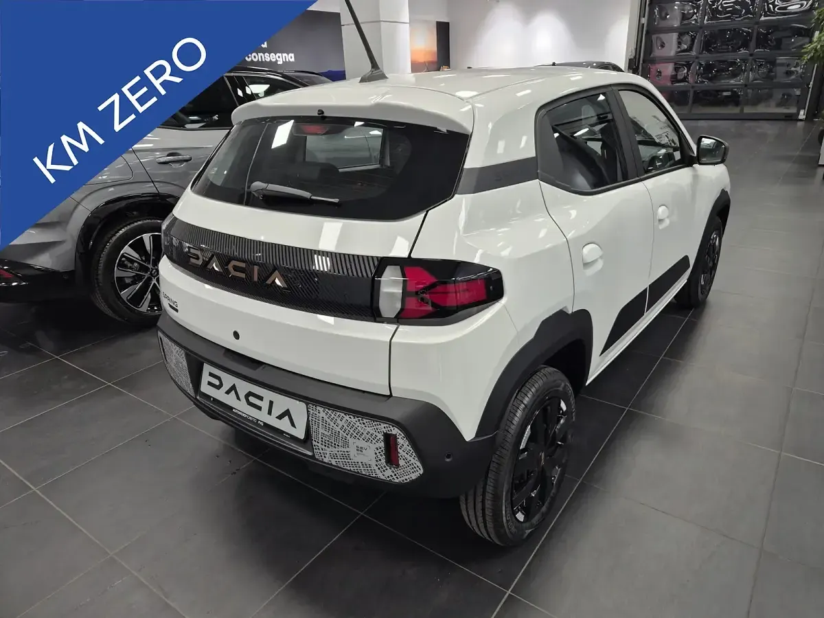 Nuova Dacia Spring Extreme 47 kW (65 CV) 2026 Utilitaria