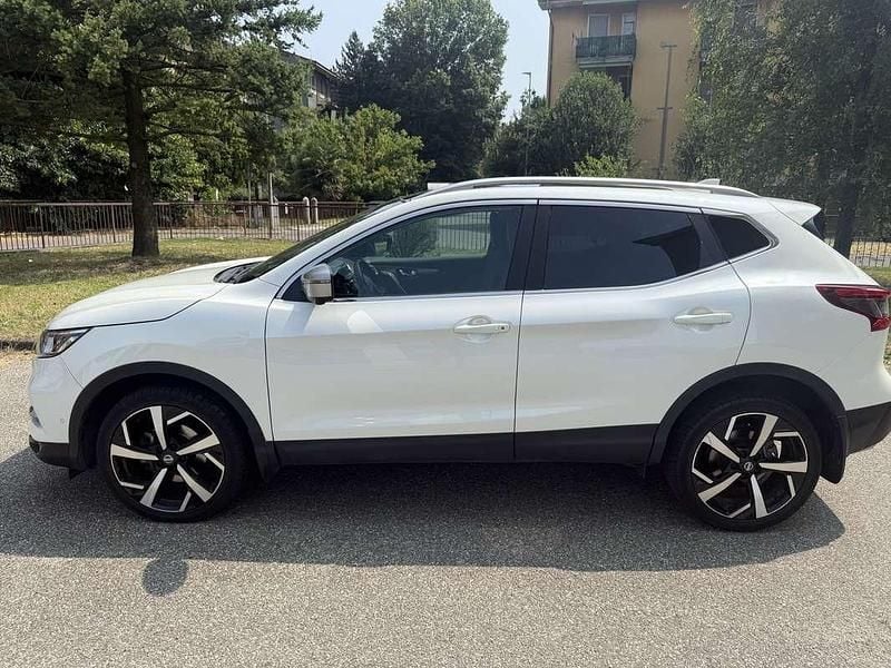 Usata Nissan Qashqai Tekna+ 131 CV (96 kW) 2017 Bianco SUV