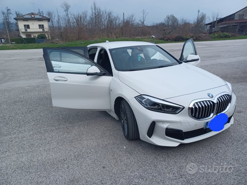 Usato 2021 BMW 118 2.0 Benzin 143 CV (29.000 €)