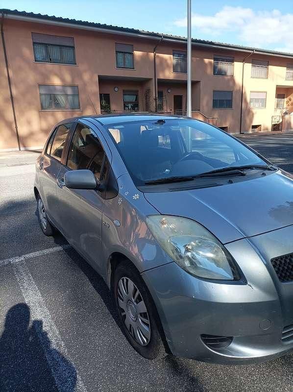 Usata Toyota Yaris Sol 90 CV (66 kW) 2006 Utilitaria