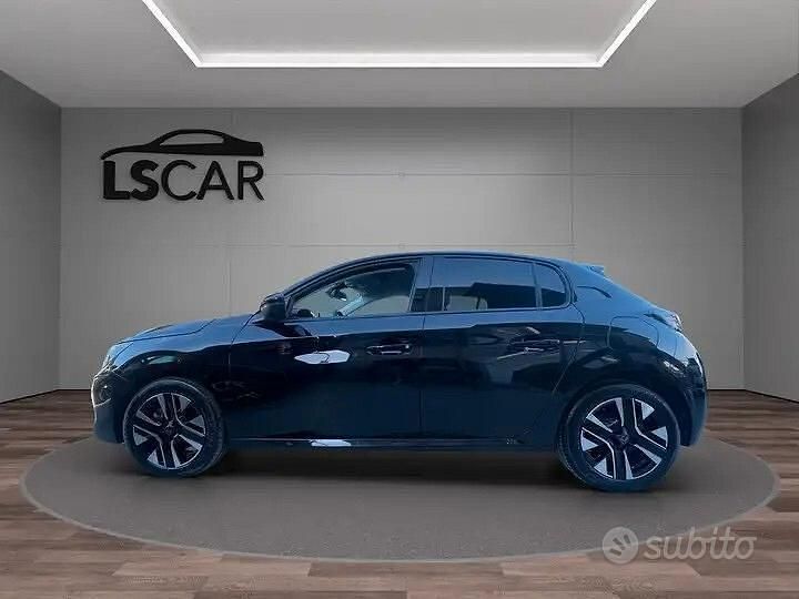 Usata Peugeot 208 Allure 101 CV (74 kW) 2025 Nero Utilitaria