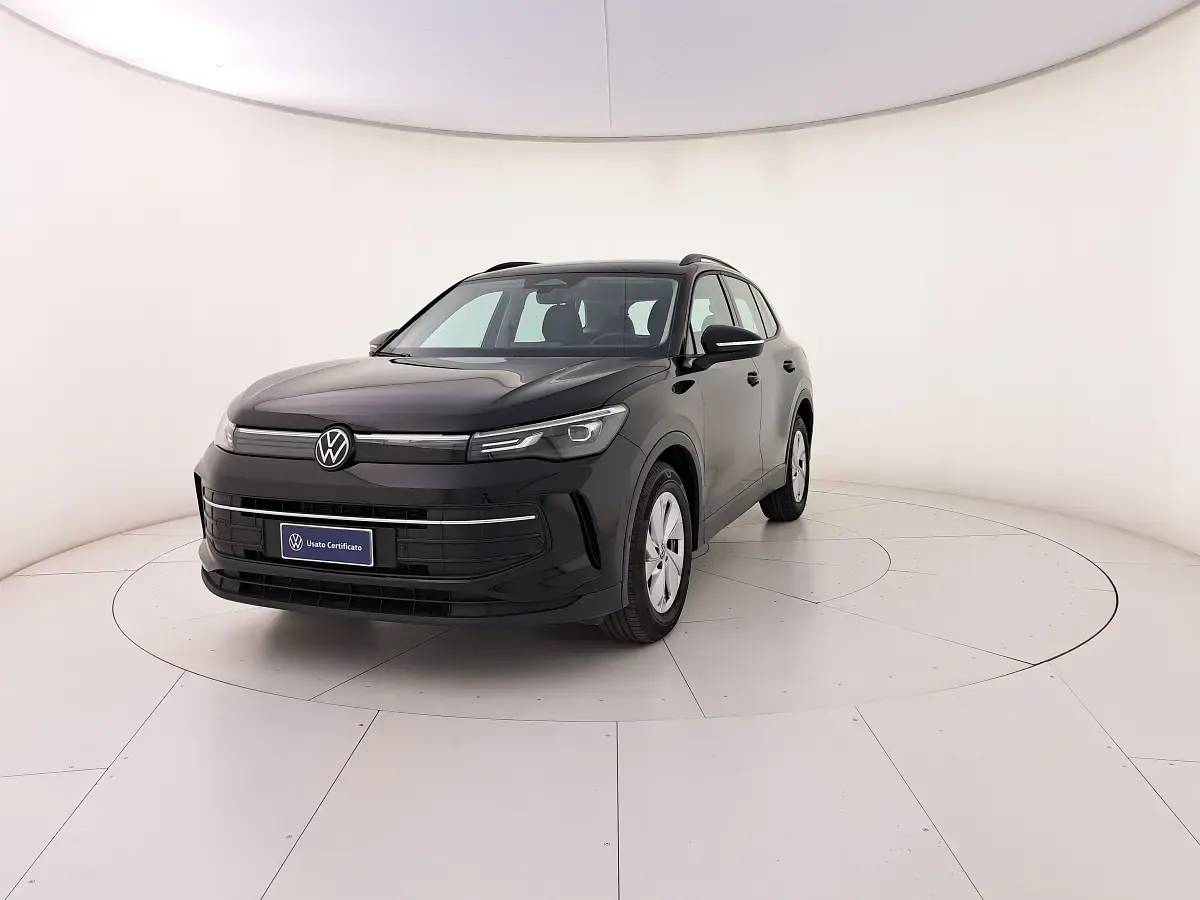 Usata VW Tiguan Life 150 CV (110 kW) 2025 Grenadill black metallizzato SUV