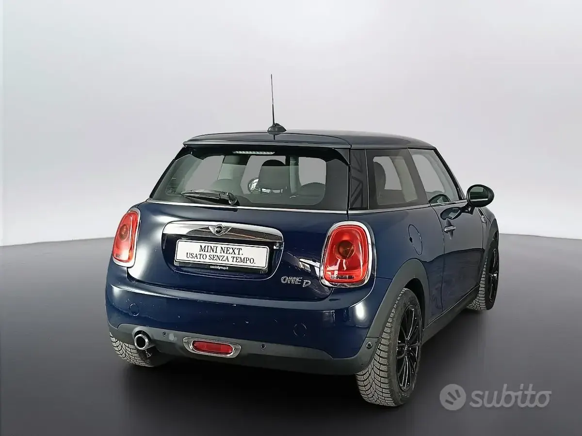 Usata Mini One D Business 95 CV (69 kW) 2015 Blu Utilitaria