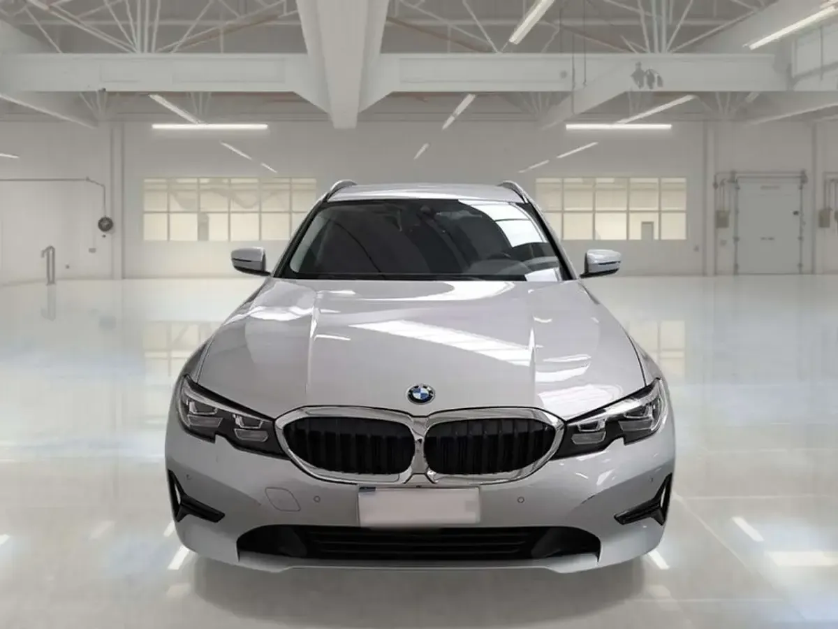 Usata BMW 330 Advantage 184 CV (135 kW) 2021 Grigio Station wagon