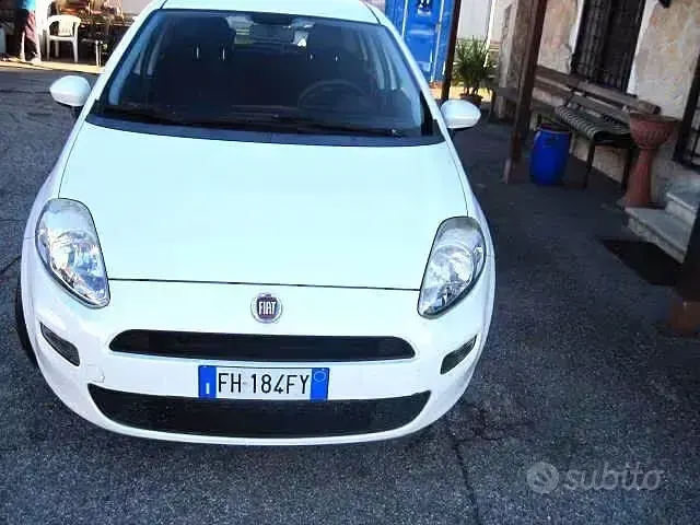 Usata Fiat Punto Street 95 CV (69 kW) 2017 Bianco Utilitaria