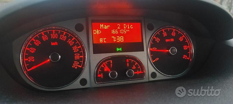 Grigio Usata 2012 Lancia Musa Monovolume | 4300 € (Buon prezzo) - Immagine 1/4