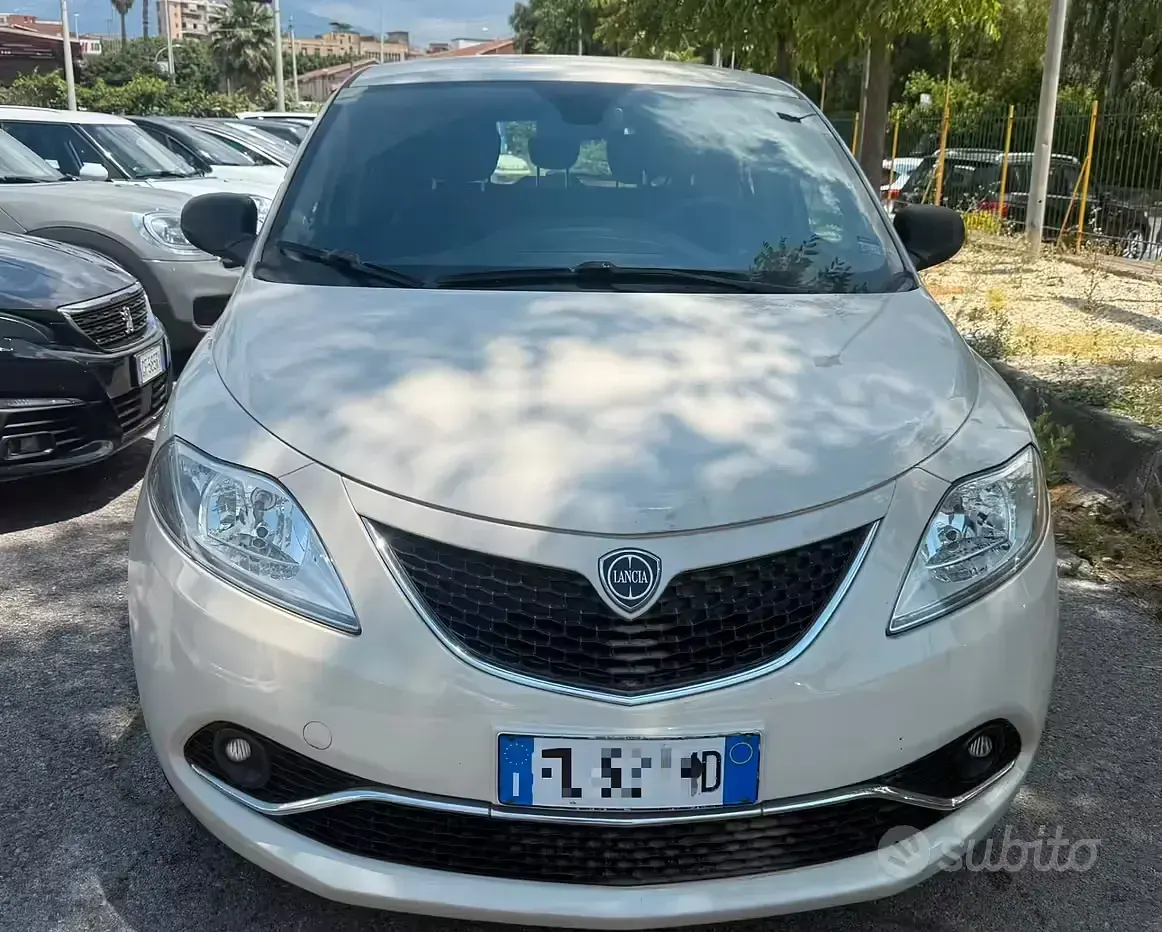 Usata Lancia Ypsilon Silver 69 CV (50 kW) 2018 Beige Utilitaria