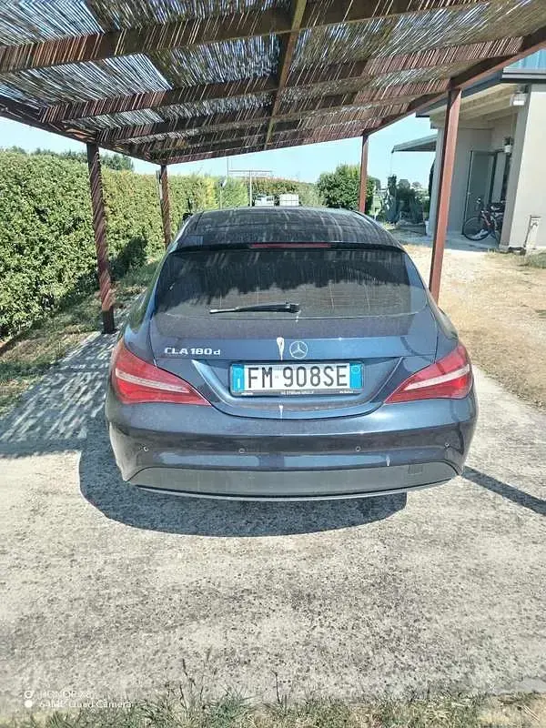 Usata Mercedes CLA180 Shooting Brake Business 109 CV (80 kW) 2018 Station wagon