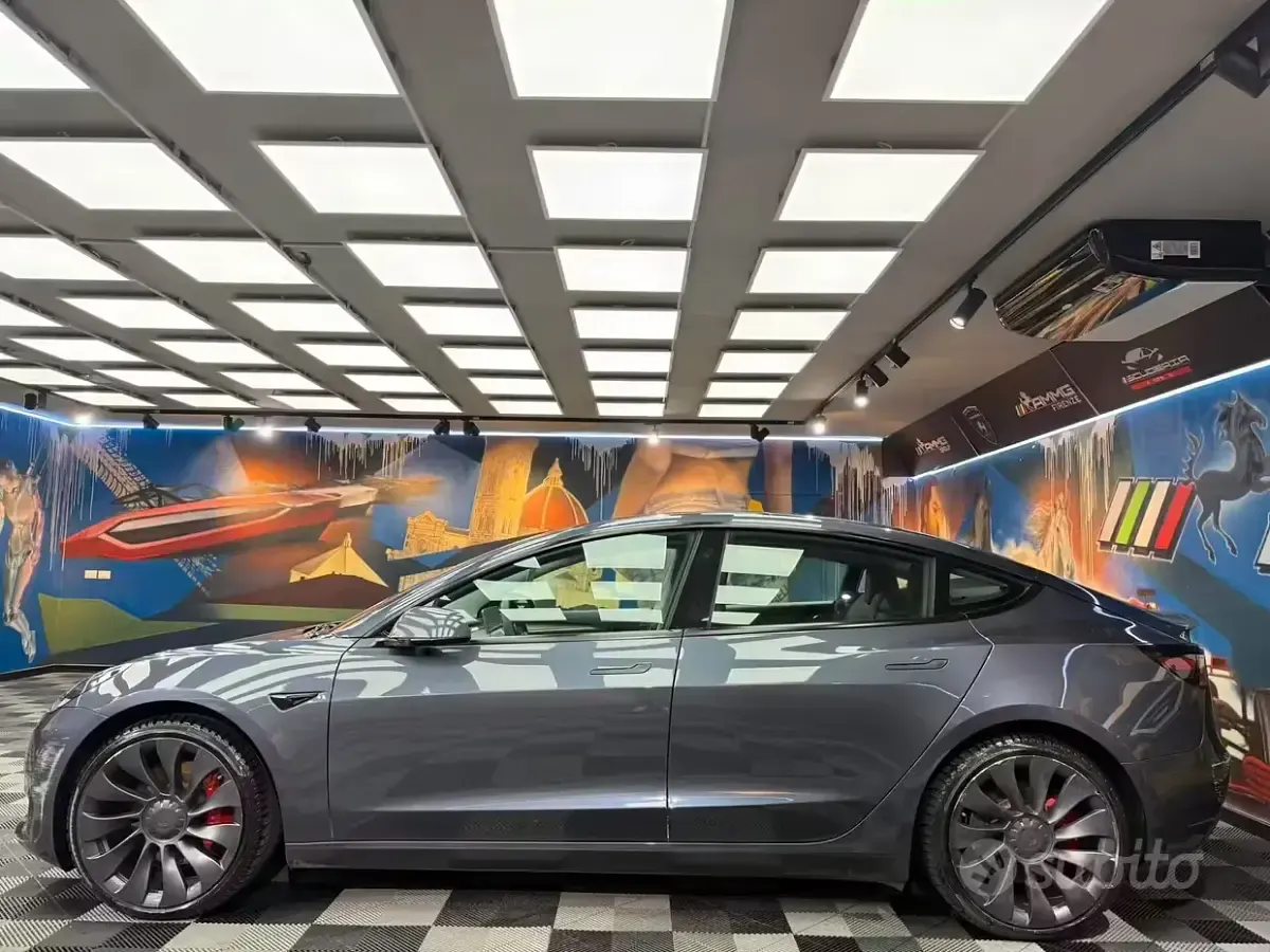 Usata Tesla Model 3 Long Range AWD 366 kW (498 CV) 2023 Grigio Berlina