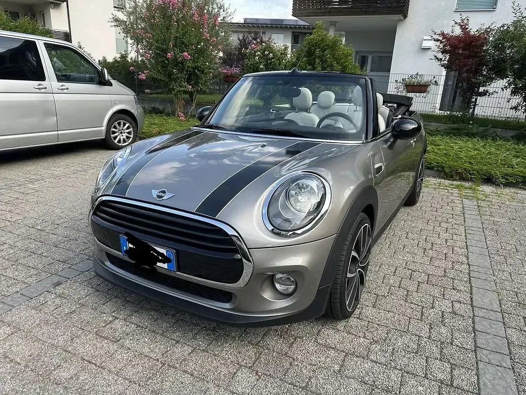 Usata Mini Cooper Cabriolet 136 CV (100 kW) 2017 Grigio Cabrio