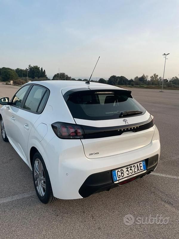 Usata Peugeot 208 Active 75 CV (55 kW) 2020 Utilitaria