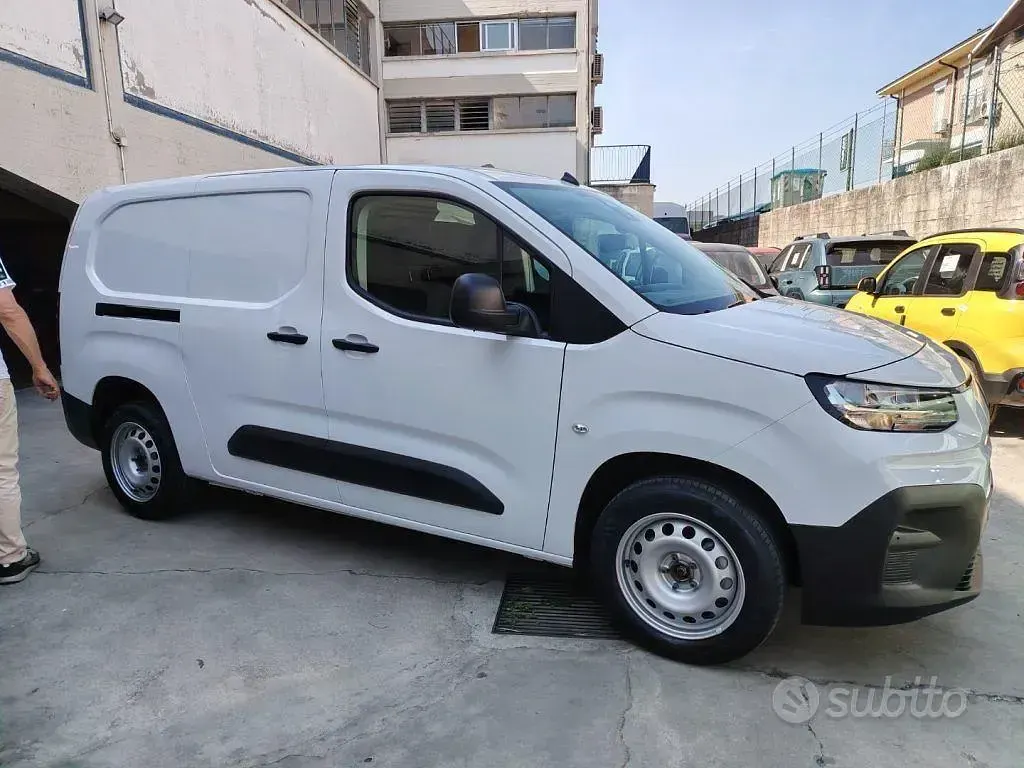 Nuova Fiat Doblò 101 CV (74 kW) 2026 Bianco Monovolume