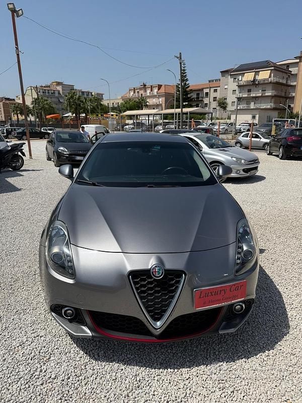 Grigio Usata 2018 Alfa Romeo Giulietta Super Due volumi | 9000 € (Ottimo prezzo) - Immagine 1/4