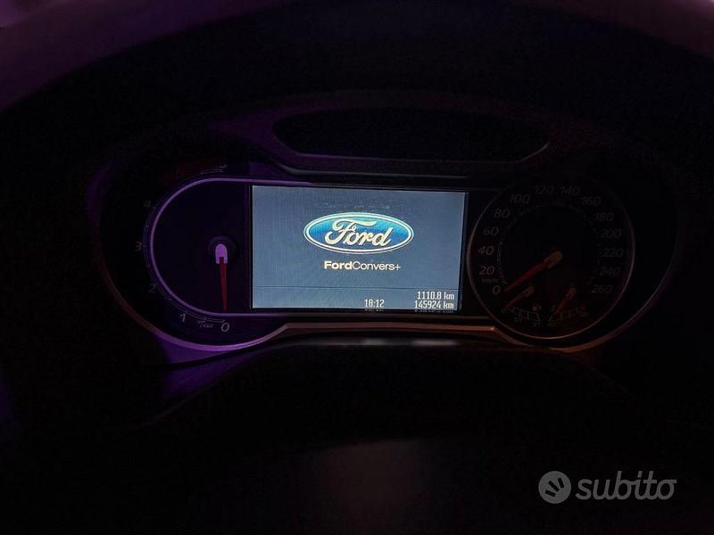 Begagnad Ford S-MAX Titanium 140 HK (102 kW) 2008 Grå Minibuss