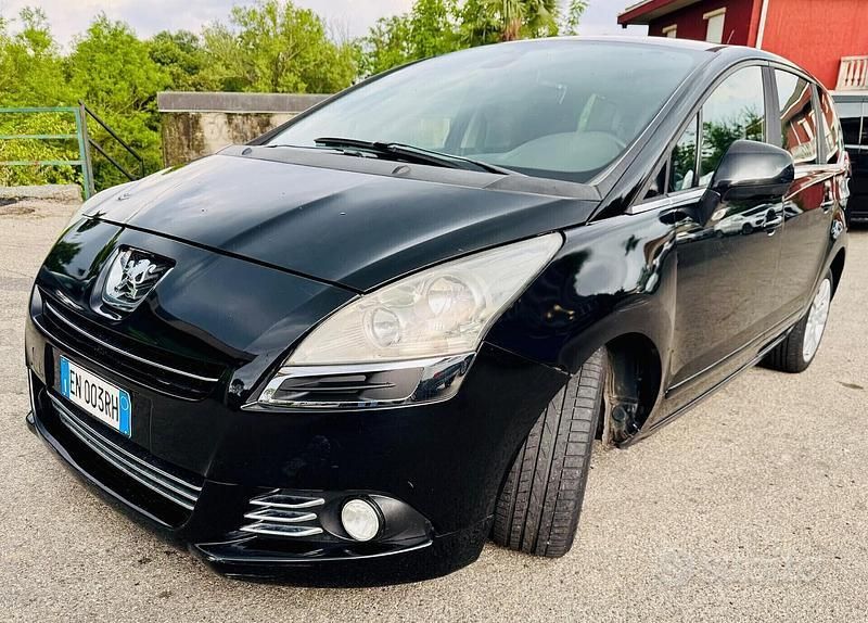 Usata Peugeot 5008 Business-Line 150 CV (110 kW) 2012 Nero Monovolume