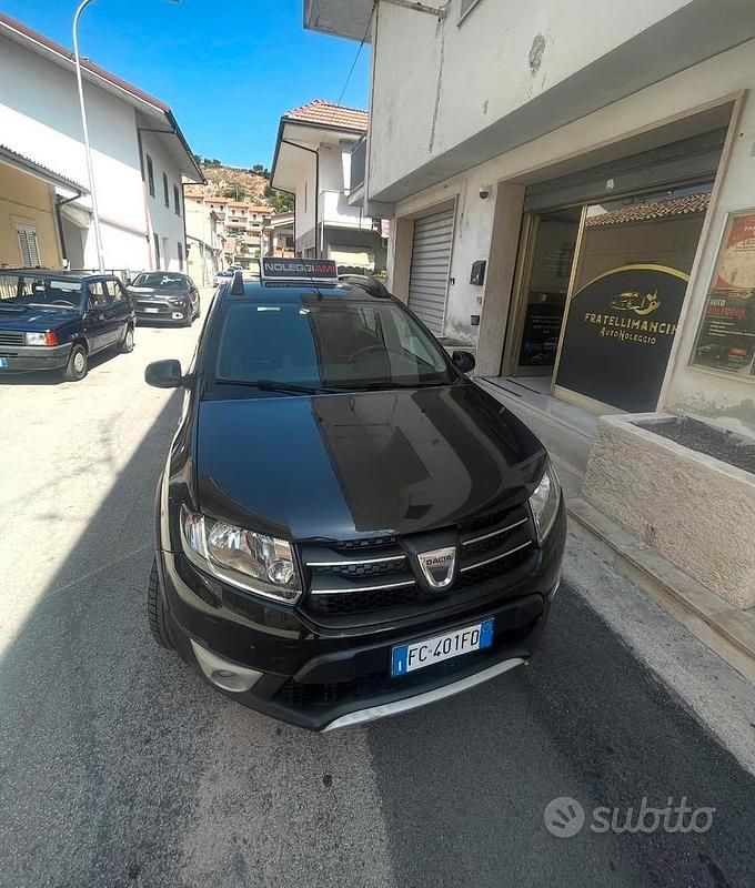 Usata Dacia Sandero 90 CV (66 kW) 2016 Nero Utilitaria