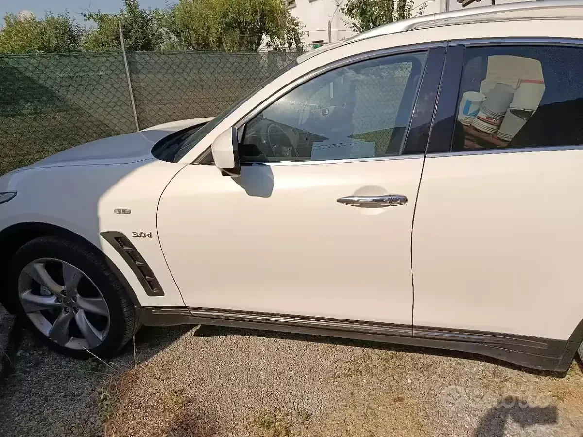Usata Infiniti QX70 238 CV (175 kW) 2015 Bianco SUV