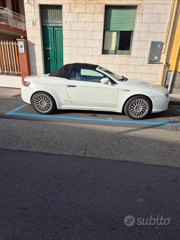 Usata Alfa Romeo Spider 200 CV (147 kW) 2009 Bianco Cabrio