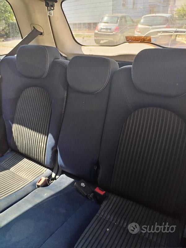 Usata Lancia Musa 69 CV (50 kW) 2010 Grigio Monovolume