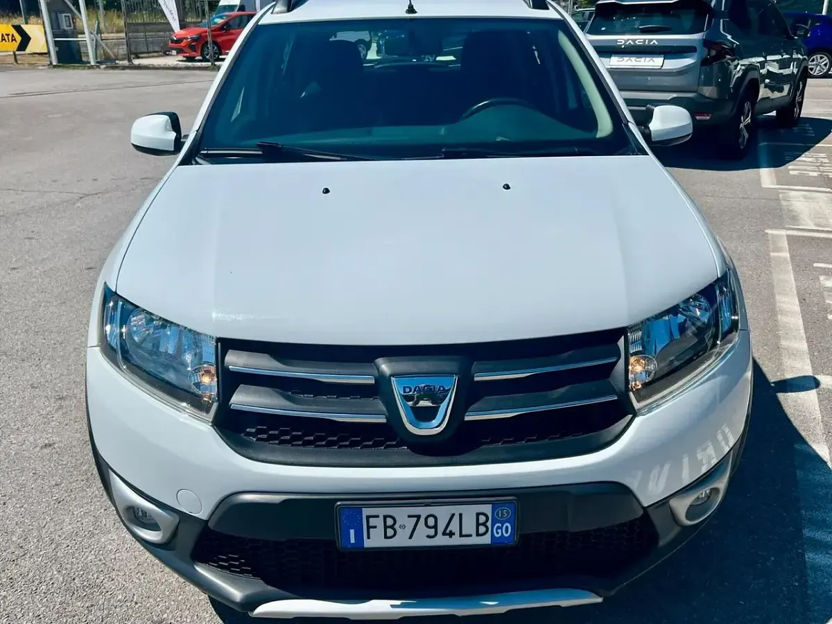 Usata Dacia Sandero Stepway 90 CV (66 kW) 2015 Bianco Berlina