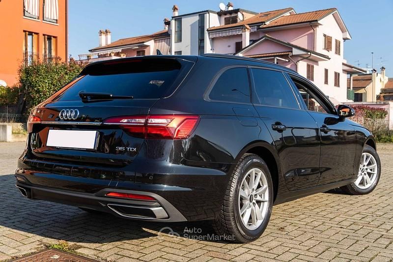 Usata Audi A4 163 CV (119 kW) 2024 Nero Station wagon