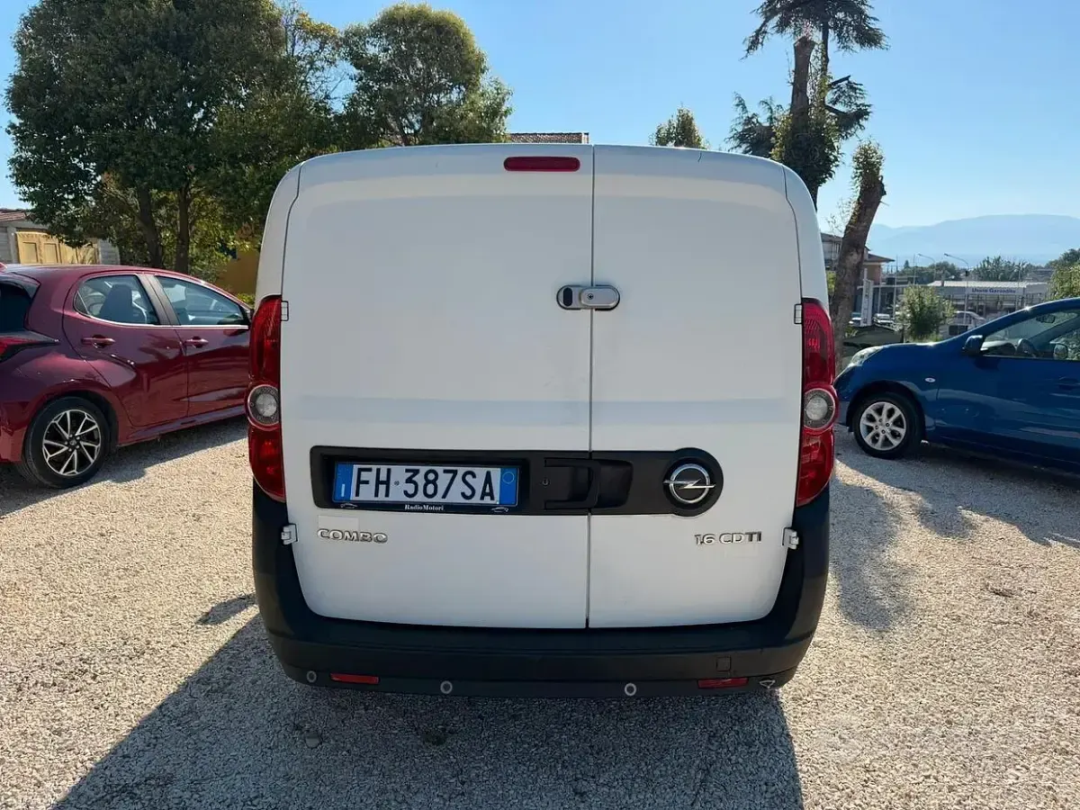 Usata Opel Combo 105 CV (77 kW) 2017 Bianco Monovolume