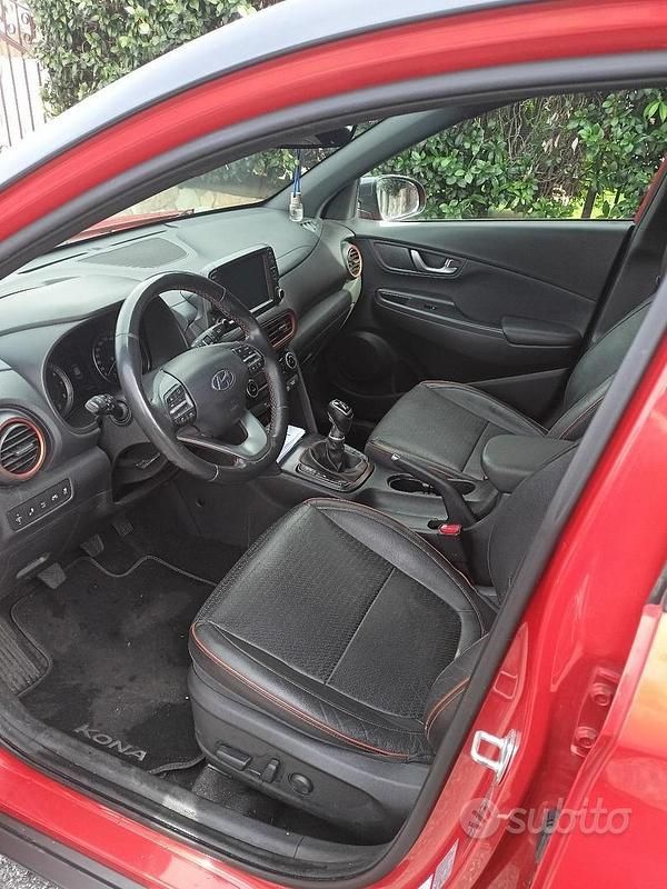 Usata Hyundai Kona 120 CV (88 kW) 2017 Rosso SUV