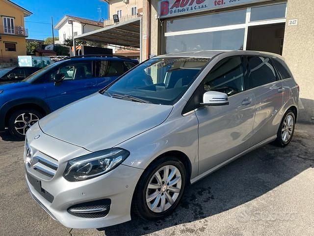 Grigio Usata 2015 Mercedes B180 Monovolume | 9980 € - Immagine 1/4