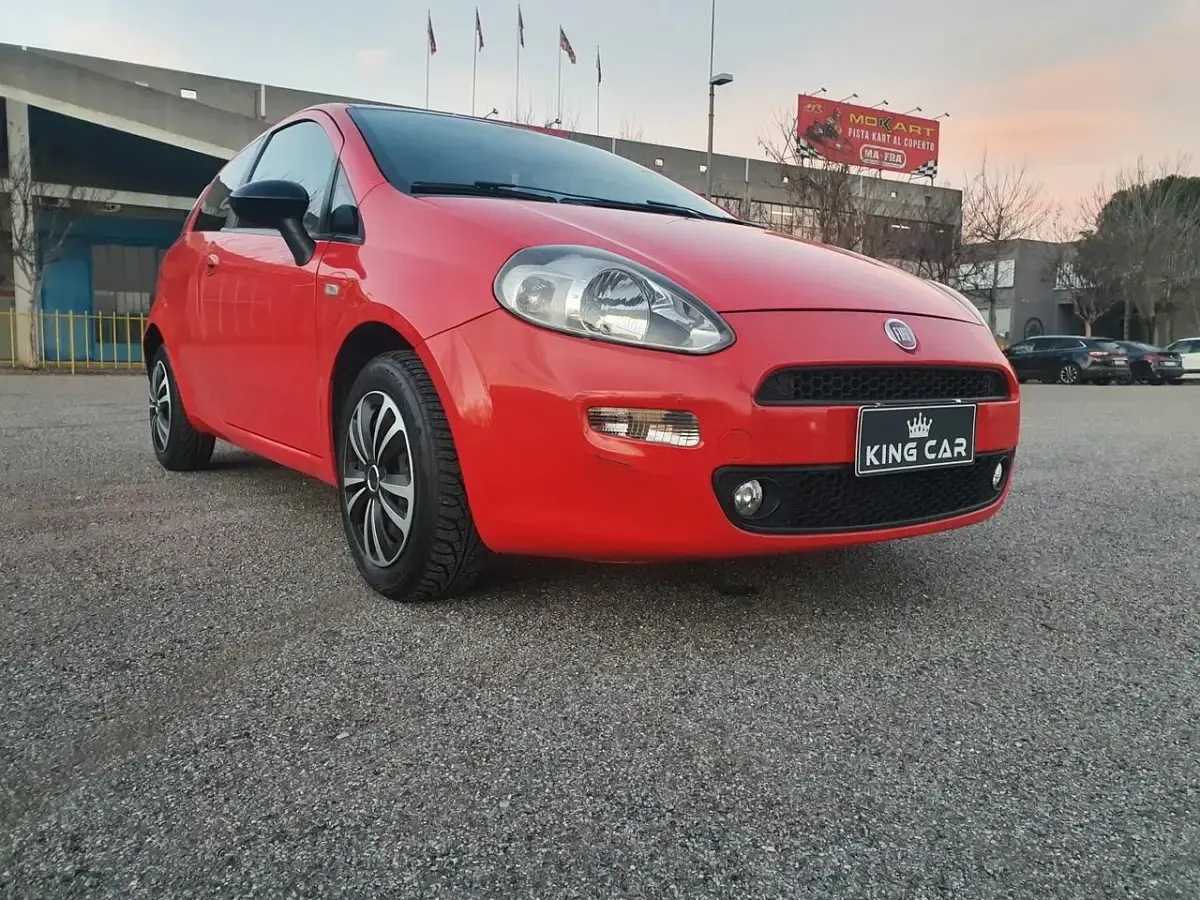 Usata Fiat Punto Street 74 CV (54 kW) 2013 Rosso Utilitaria