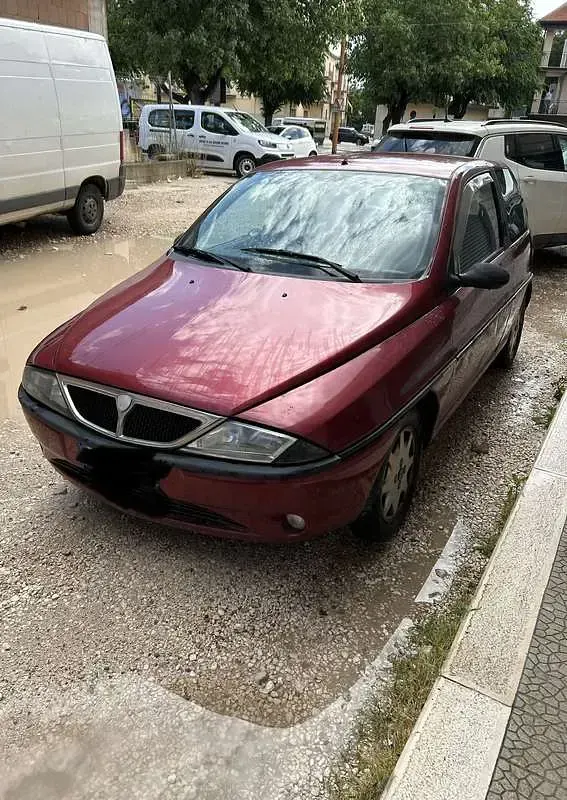 Usata Lancia Ypsilon 86 CV (63 kW) 1999 Utilitaria