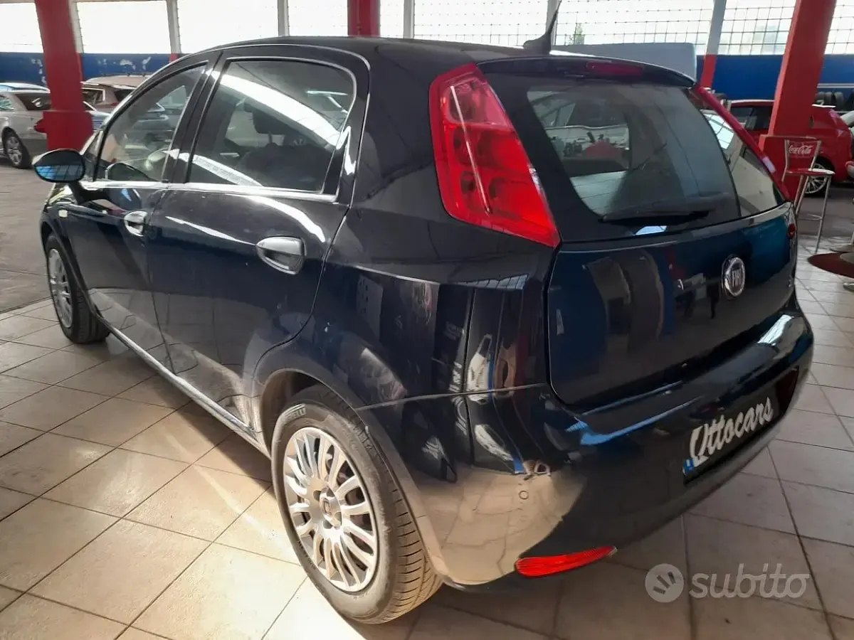 Usata Fiat Punto Street 95 CV (69 kW) 2018 Bluazzurro Utilitaria