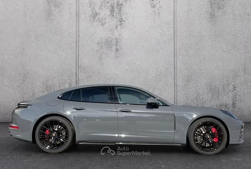 Usata Porsche Panamera 500 CV (367 kW) 2025 Grigio Berlina