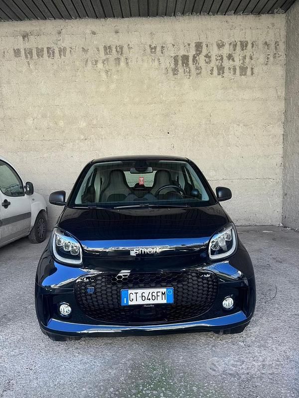 Usata Smart ForFour Electric Drive 41 kW (56 CV) 2022 Nero Utilitaria