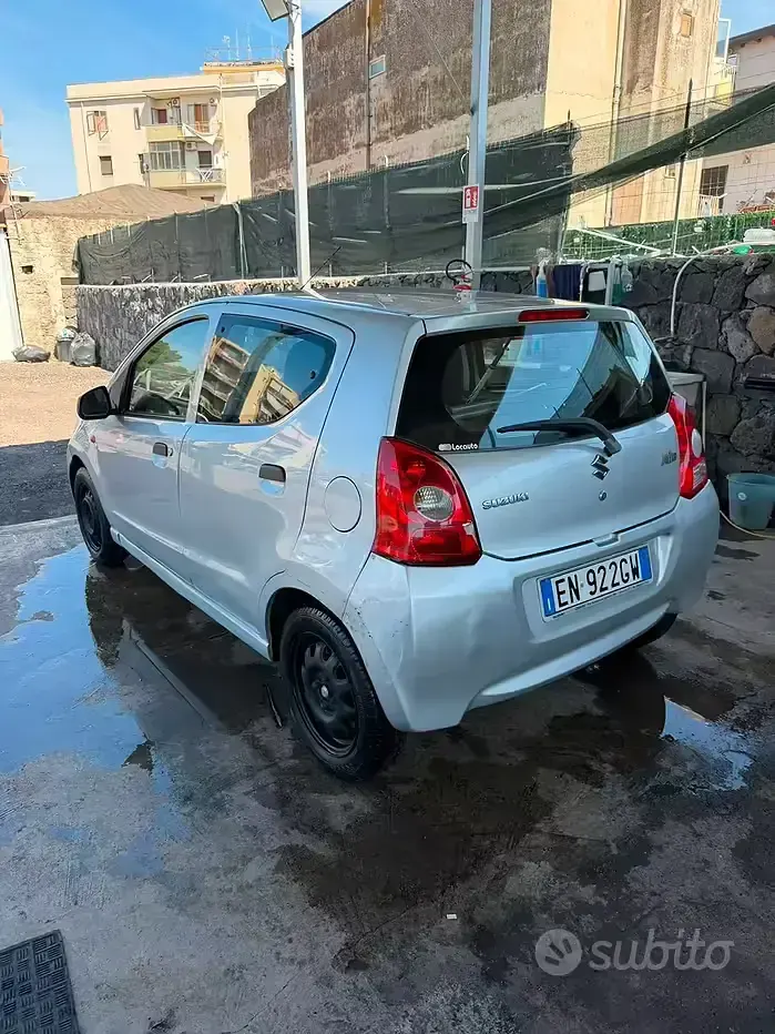 Usata Suzuki Alto 68 CV (50 kW) 2012 Grigio Utilitaria