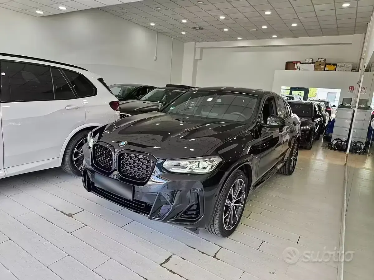 Usata BMW X4 M Sport 190 CV (139 kW) 2024 Sapphire black SUV