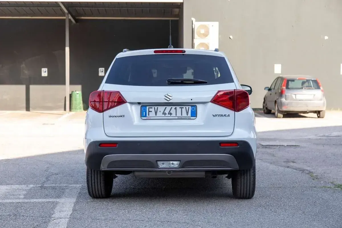 Usata Suzuki Vitara 140 CV (102 kW) 2019 Bianco SUV