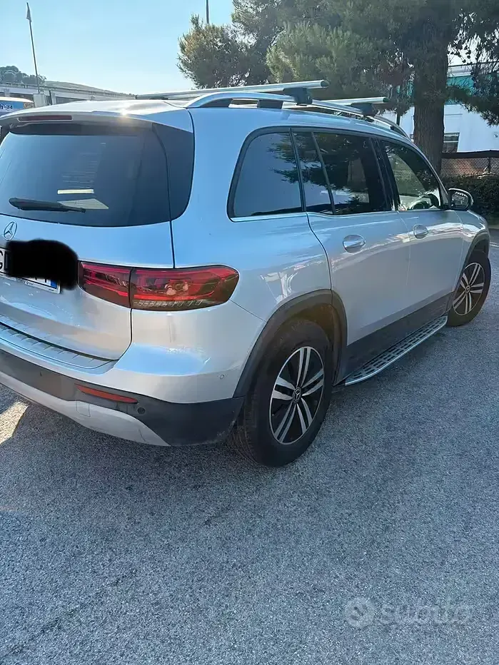 Usata Mercedes GLB180 136 CV (100 kW) 2022 Grigio SUV
