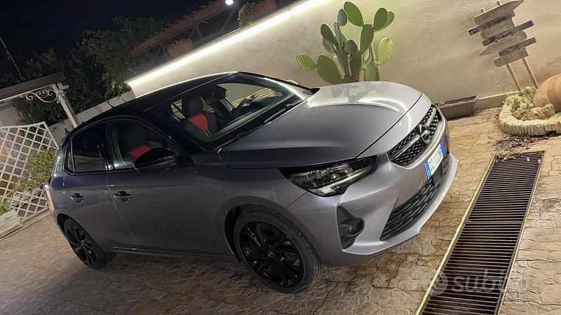 Usata Opel Corsa GS Line 75 CV (55 kW) 2020 Grigio Utilitaria