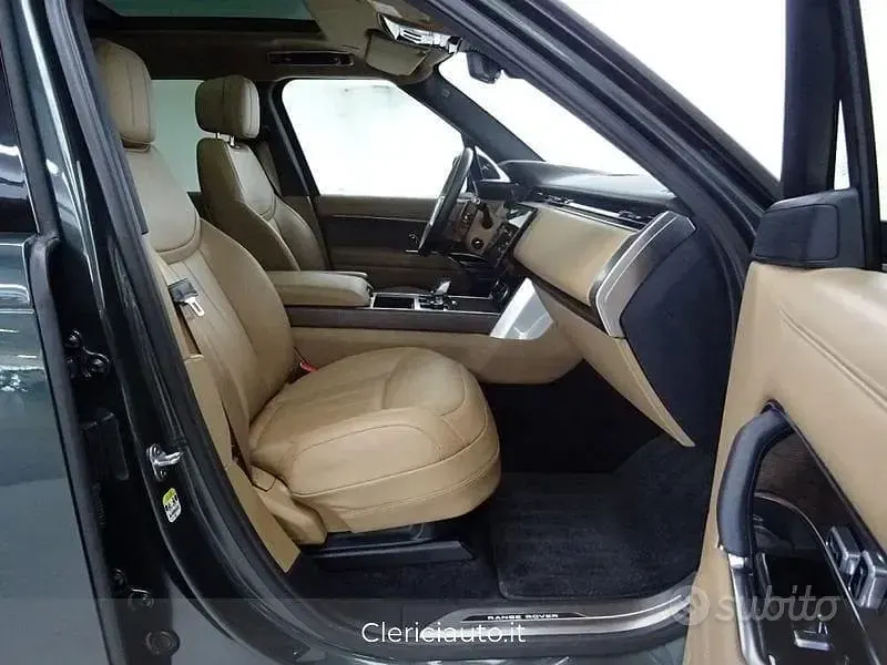 Usata Land Rover Range Rover HSE 530 CV (389 kW) 2022 Verde SUV